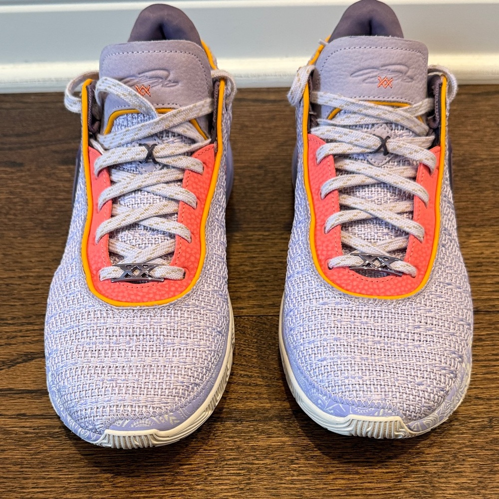 Nike LeBron James 20 “Purple and Gold” - Picture 2 of 7